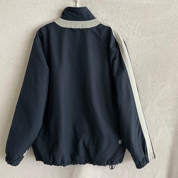 Abercrombie and Fitch - Picture 2 of 7